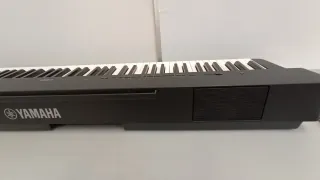 Piano Digitale Yamaha P-225B W26Y2643