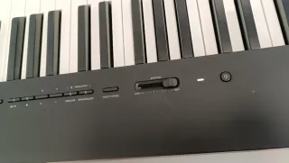 Piano Digitale Yamaha P-225B W26Y2643