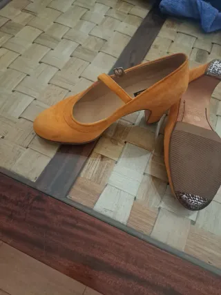 Zapatos Flamenco Don Pepito de piel amarillo