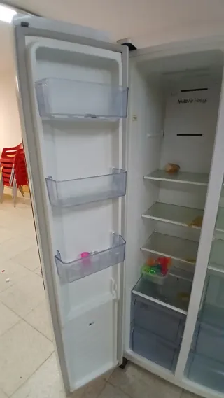 Nevera americana Hisense blanca