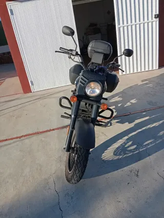 UM Renegade Commando 125 Negra