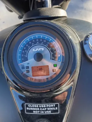 UM Renegade Commando 125 Negra