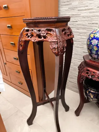 Mesita japonesa de madera y mármol