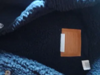 Cazadora Levi's Negra con Borrego ,modelo de 2025