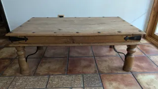 Mesa de centro rústica de madera