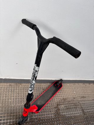 Patinete Oxelo Negro y Rojo