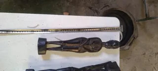 Figuras talladas madera artesanía