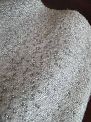 Sciarpa con fili argentati