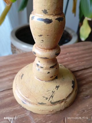 Lámpara de mesa Shabby Chic amarilla