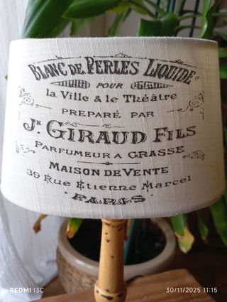 Lámpara de mesa Shabby Chic amarilla