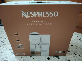 Cafetera Nespresso DeLonghi Lattissima One