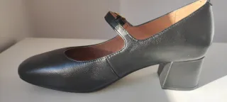 Merceditas piel tacón negras