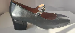 Merceditas piel tacón negras