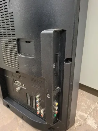 Televisor Sony BRAVIA con mando