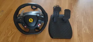 Volante Ferrari PS4/PS5 con Pedales