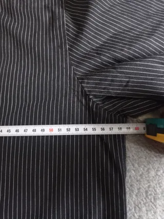 Camisa de vestir con rayas finas