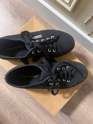 Superga plataforma negras talla 38