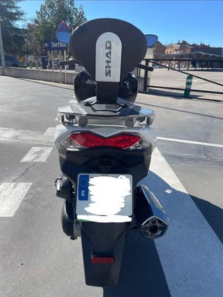 Kawasaki J125 ABS Maxi Scooter Blanca