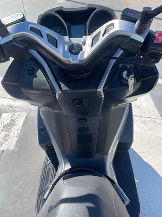 Kawasaki J125 ABS Maxi Scooter Blanca