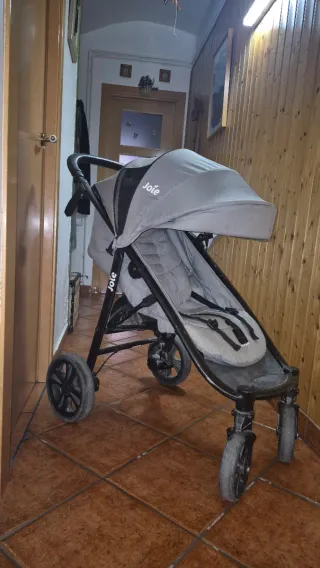 Carrito bebé Joie gris