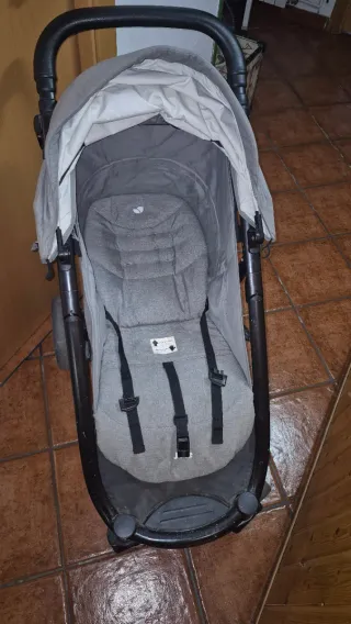 Carrito bebé Joie gris