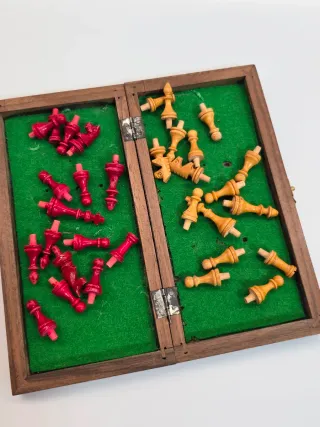 Ajedrez de viaje de madera vintage