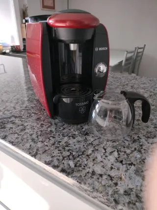Cafetera Bosch Tassimo Roja y Negra