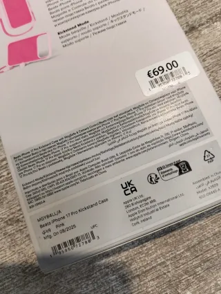 Funda Kickstand de Beats MagSafe iPhone 17 Pro