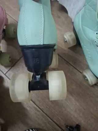 Patines infantiles rosas y morados