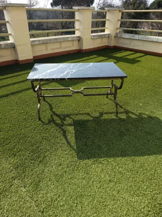 Mesa de forja y mármol negro vintage