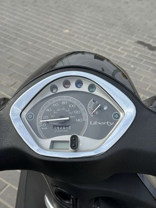 Piaggio Liberty 125 Negra