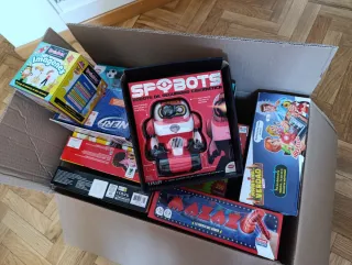 Consegna di giochi da tavolo e giocattoli