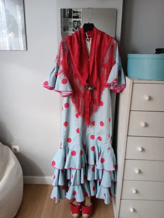 Traje de flamenca volantes lunares