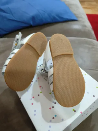 Sandalias Pirufin T.19 Plata Blancas