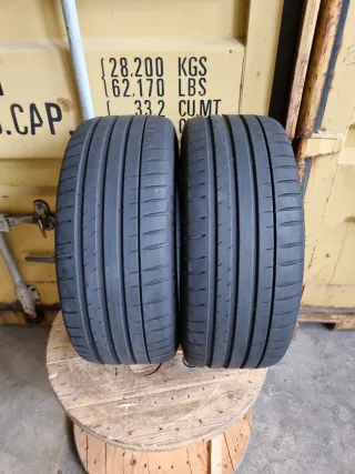 Vendo 2 Neumáticos Deportivos en perfecto estado