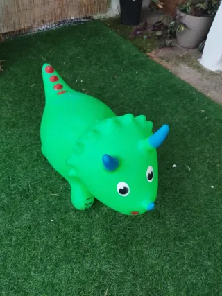 Saltarín Dinosaurio Verde