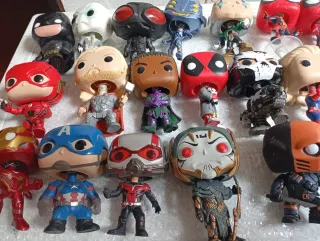 Lote 23 Funko Marvel DC comics Superhéroes