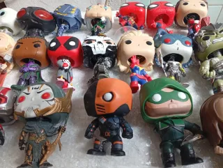 Lote 23 Funko Marvel DC comics Superhéroes
