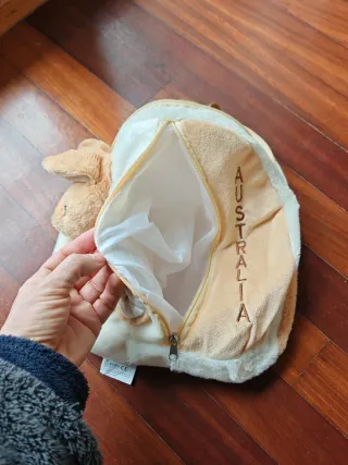Mochila infantil de peluche de canguro