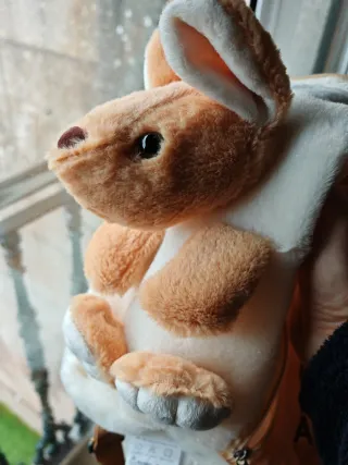 Mochila infantil de peluche de canguro