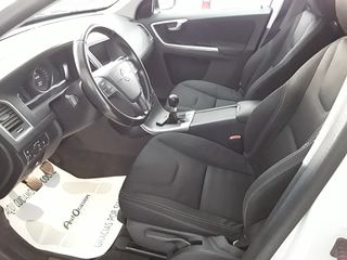 Volvo XC60 2.0 D3 136 CV KINETIC 2WD