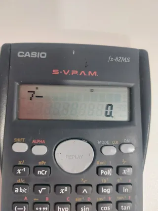 Calculadora Casio fx-82MS