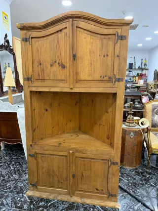 Esquinero de madera maciza