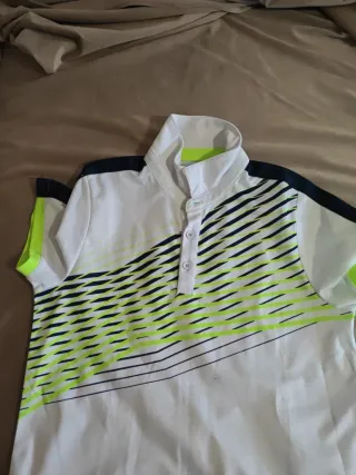 Polo Tenth Tejido Técnico Verde y Blanco