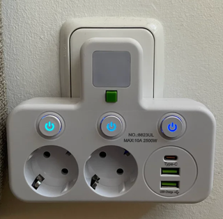 Regleta Enchufe con Luz LED y USB