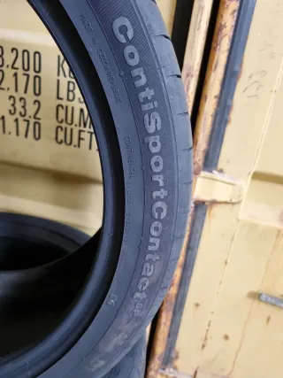 Vendo 2 Neumáticos Deportivos Buen Estado