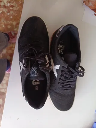 Zapatillas Munich, dos puestas, vienen en su caja
