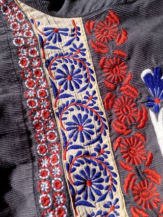 Vestido violeta pana bordado Talla S