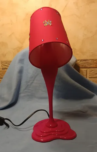 Lámpara de mesa rosa