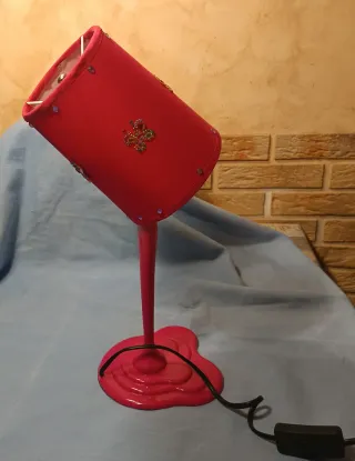 Lámpara de mesa rosa